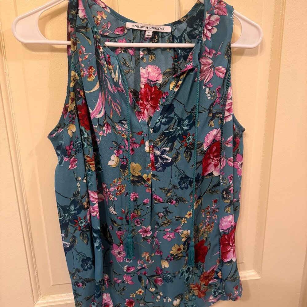 Small, Collective Concepts, floral blouse